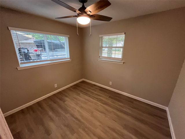1831 Moonbeam Lane, Carrollton, TX 75006