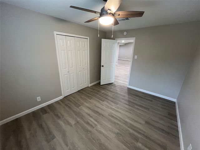 1831 Moonbeam Lane, Carrollton, TX 75006