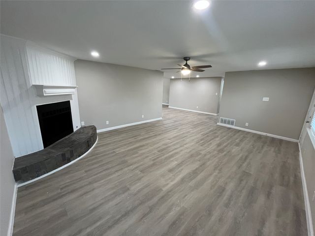 1831 Moonbeam Lane, Carrollton, TX 75006