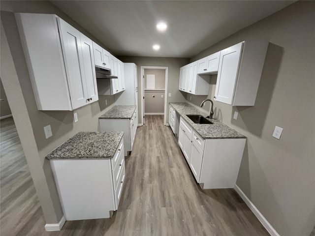 1831 Moonbeam Lane, Carrollton, TX 75006