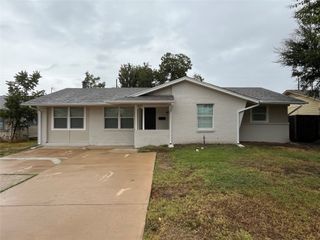 1831 Moonbeam Lane, Carrollton, TX 75006