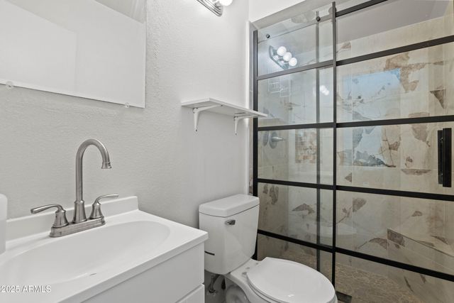 5802 N 61ST Drive, Glendale, AZ 85301