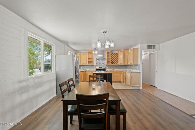 5802 N 61ST Drive, Glendale, AZ 85301