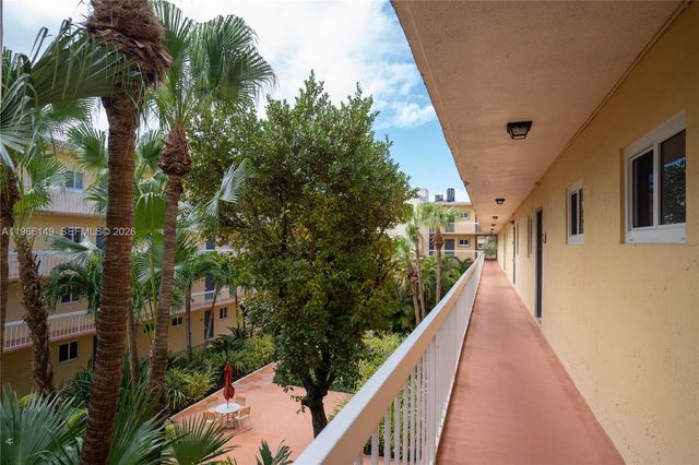 7720 Camino Real E-307, Miami, FL 33143