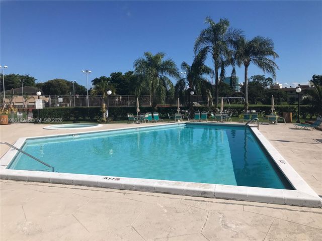 7720 Camino Real E-307, Miami, FL 33143
