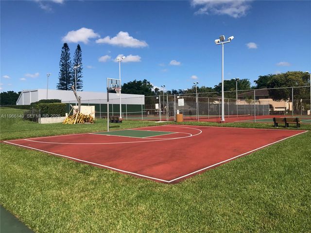 7720 Camino Real E-307, Miami, FL 33143