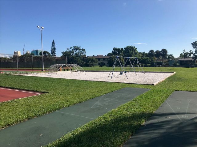 7720 Camino Real E-307, Miami, FL 33143