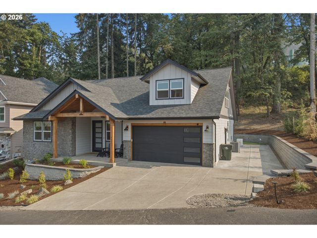 980 S 66th Pl, Springfield, OR 97478