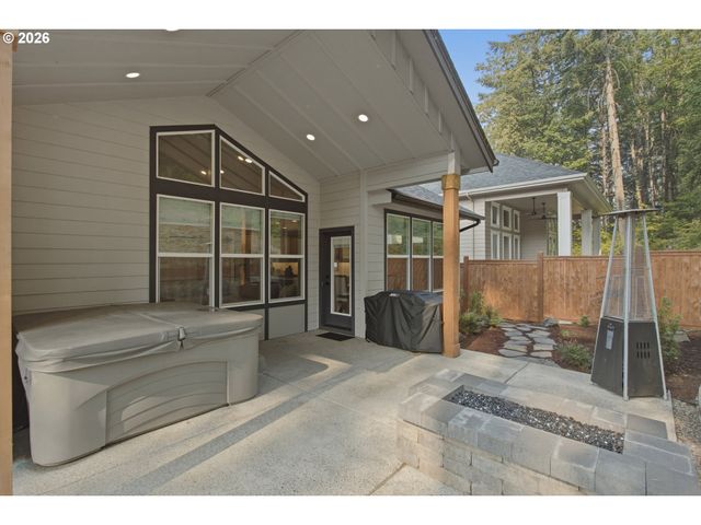 980 S 66th Pl, Springfield, OR 97478