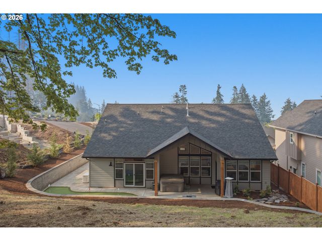 980 S 66th Pl, Springfield, OR 97478