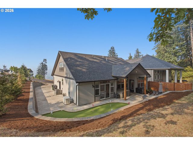 980 S 66th Pl, Springfield, OR 97478
