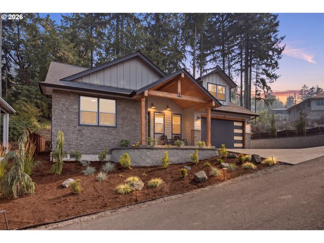 980 S 66th Pl, Springfield, OR 97478