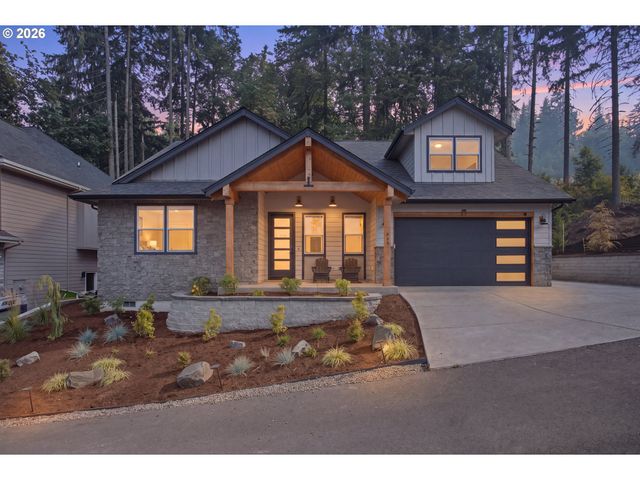 980 S 66th Pl, Springfield, OR 97478