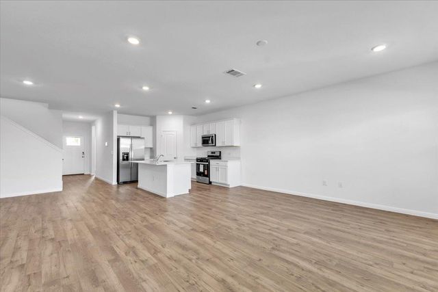 1905 Buntline Hitch DR, Leander, TX 78641