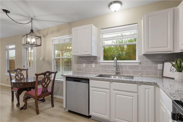 299 Brandons WAY, Buda, TX 78610