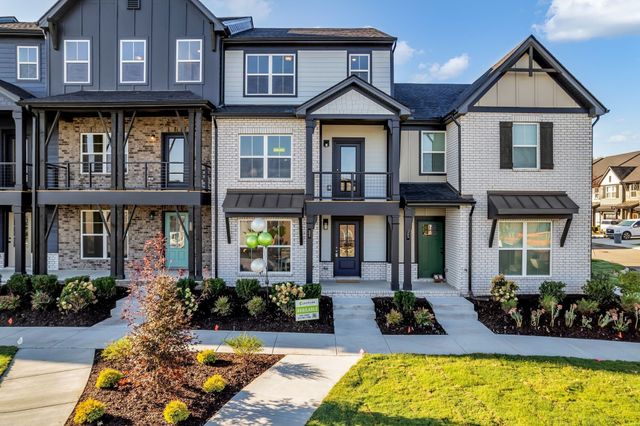 512 Mantes Aly, Hendersonville, TN 37075