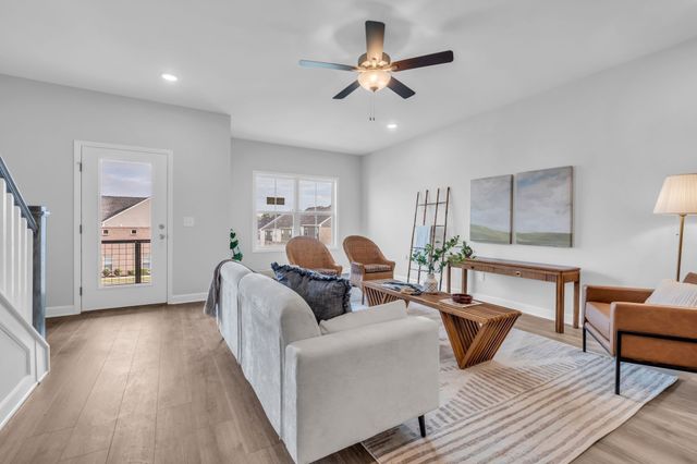 512 Mantes Aly, Hendersonville, TN 37075