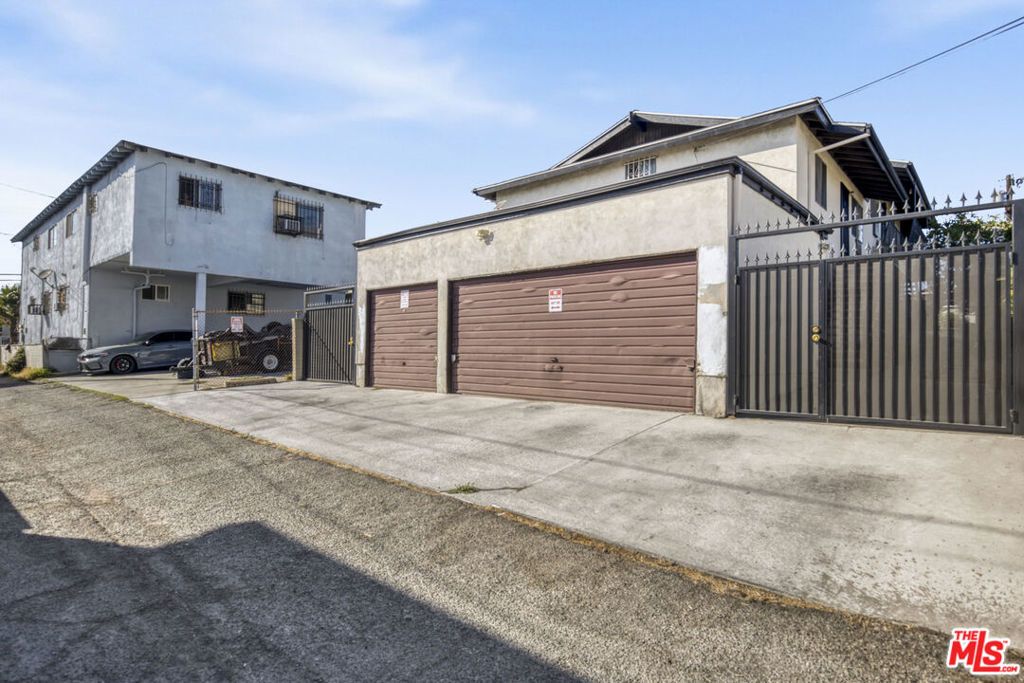 Image 11 of property listing at 2710 New Jersey Street, Los Angeles, CA 90033