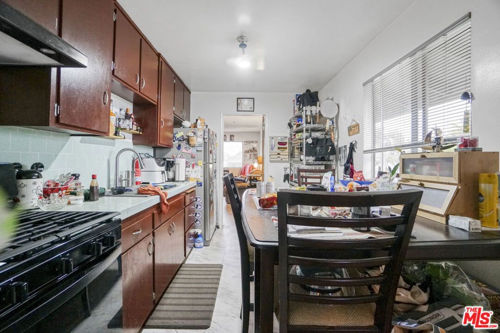 Image 14 of property listing at 2710 New Jersey Street, Los Angeles, CA 90033