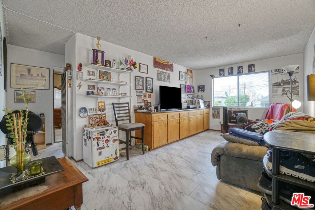 Image 19 of property listing at 2710 New Jersey Street, Los Angeles, CA 90033