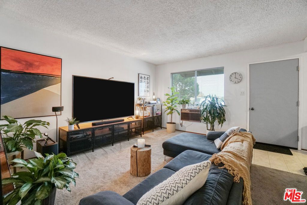 Image 21 of property listing at 2710 New Jersey Street, Los Angeles, CA 90033