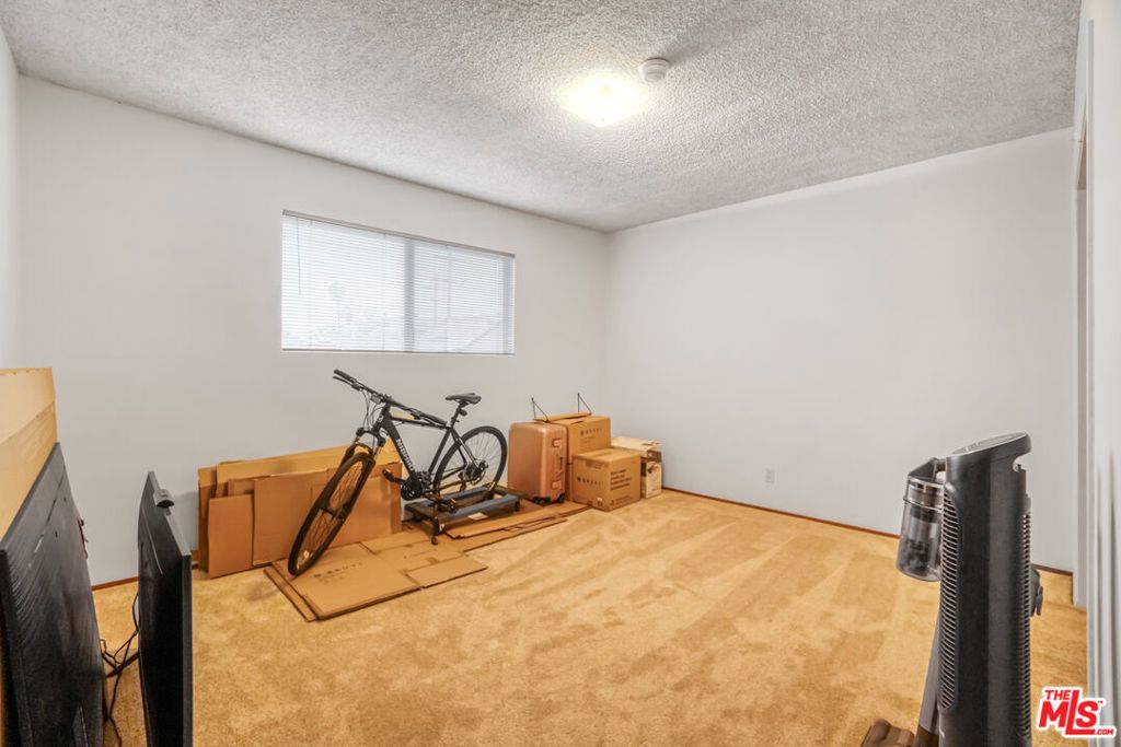 Image 22 of property listing at 2710 New Jersey Street, Los Angeles, CA 90033