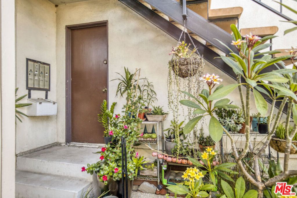 Image 9 of property listing at 2710 New Jersey Street, Los Angeles, CA 90033
