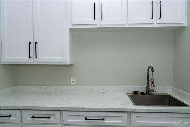 611 S 1st Lane, Mcallen, TX 78501