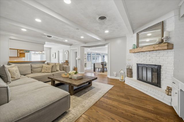 1018 Ben Hur Drive, Spring Valley Village, TX 77055