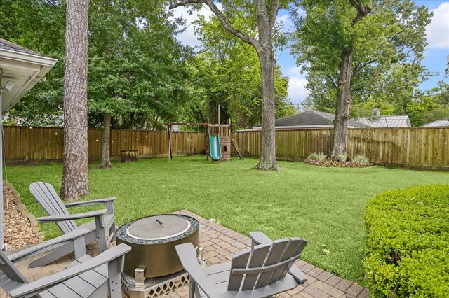 1018 Ben Hur Drive, Spring Valley Village, TX 77055