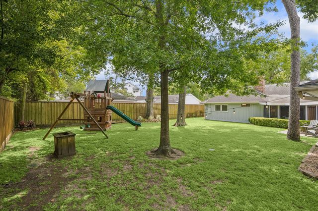 1018 Ben Hur Drive, Spring Valley Village, TX 77055