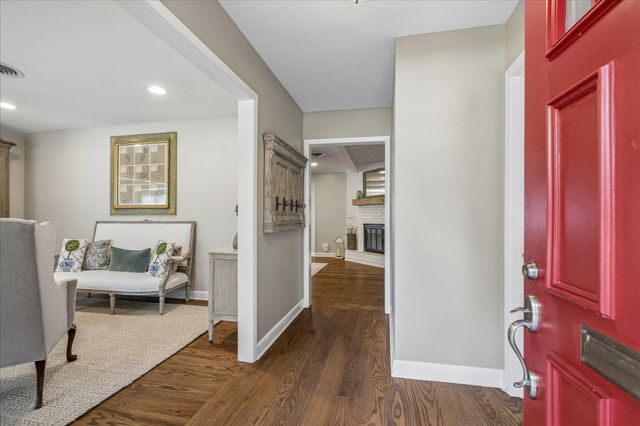 1018 Ben Hur Drive, Spring Valley Village, TX 77055