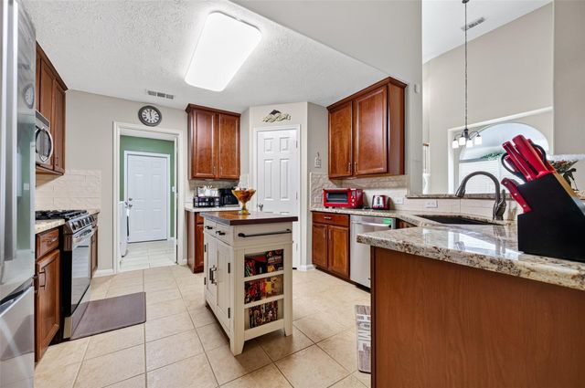 1916 Orkney Lane, Conroe, TX 77301