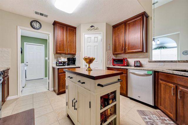 1916 Orkney Lane, Conroe, TX 77301