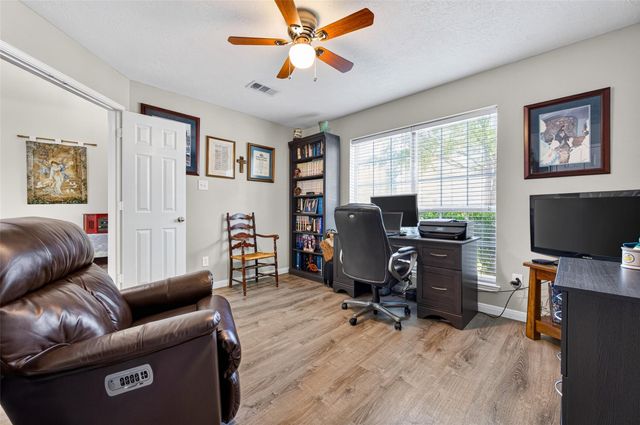1916 Orkney Lane, Conroe, TX 77301