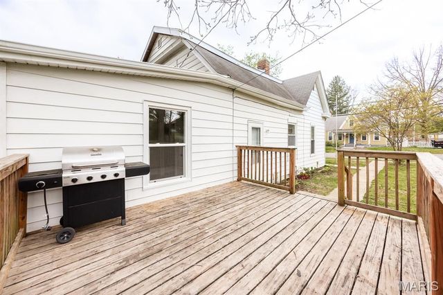 220 S Saint Clair Street, Lebanon, IL 62254