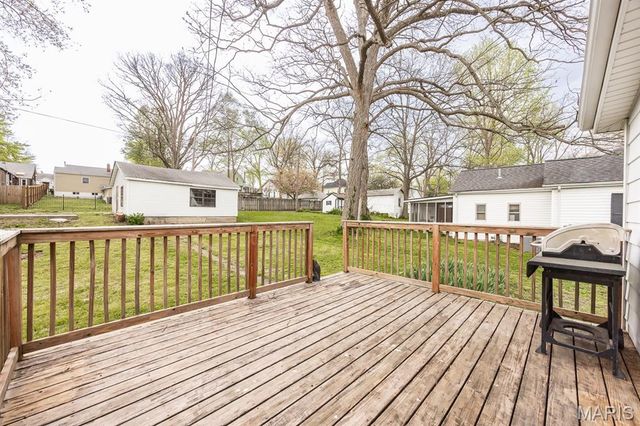 220 S Saint Clair Street, Lebanon, IL 62254