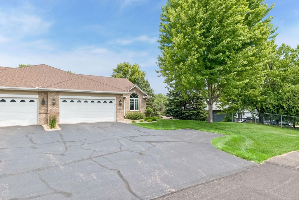 10327 165th Street W, Lakeville, MN 55044 — exterior
