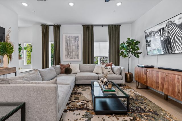 1507 N Garrett Avenue 203, Dallas, TX 75206