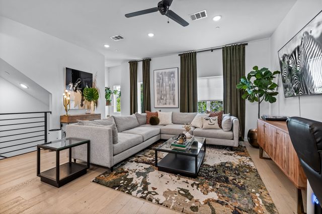 1507 N Garrett Avenue 203, Dallas, TX 75206