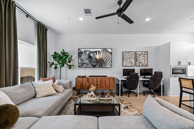 1507 N Garrett Avenue 203, Dallas, TX 75206