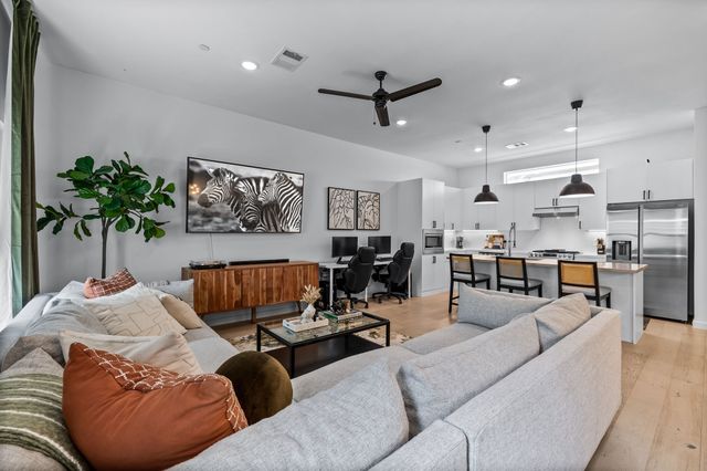 1507 N Garrett Avenue 203, Dallas, TX 75206