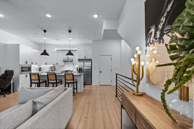 1507 N Garrett Avenue 203, Dallas, TX 75206