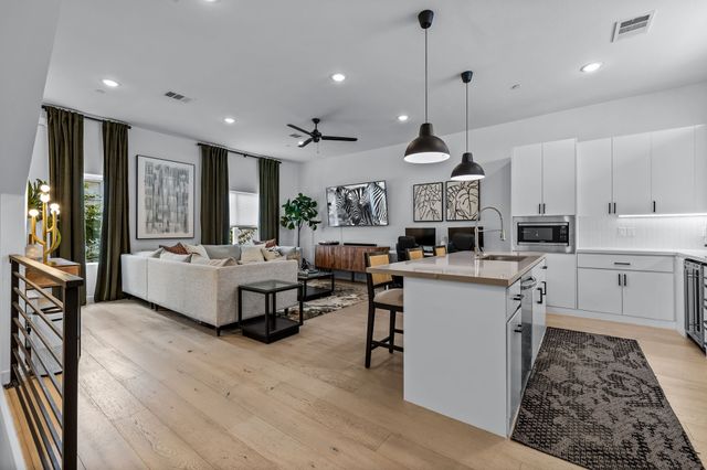 1507 N Garrett Avenue 203, Dallas, TX 75206