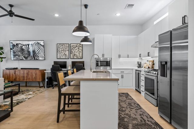 1507 N Garrett Avenue 203, Dallas, TX 75206