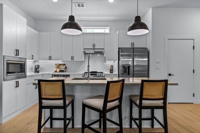 1507 N Garrett Avenue 203, Dallas, TX 75206