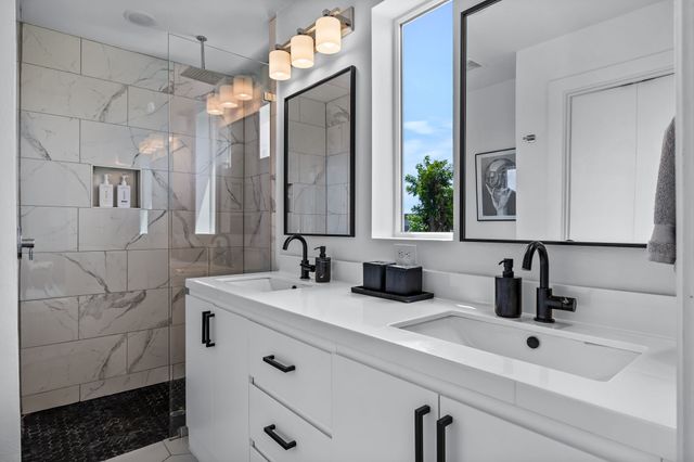 1507 N Garrett Avenue 203, Dallas, TX 75206