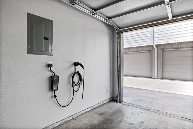 1507 N Garrett Avenue 203, Dallas, TX 75206