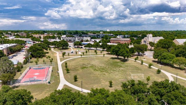 1507 N Garrett Avenue 203, Dallas, TX 75206