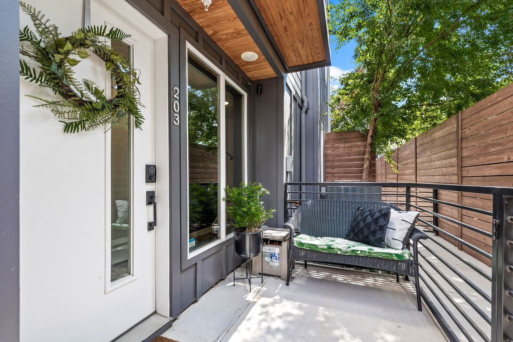 1507 N Garrett Avenue 203, Dallas, TX 75206